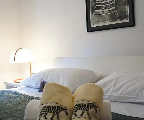 דירה Flora פולה