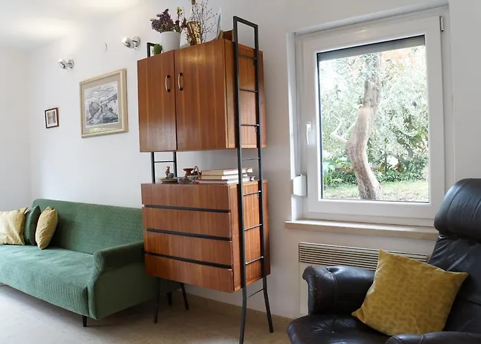Flora Apartment *