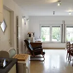 Flora Apartment *